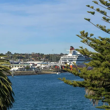 Elimatta Hotel Devonport Exterior photo